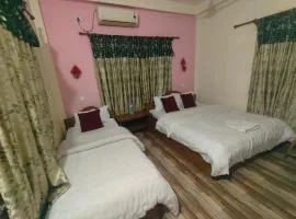 Moonlight Guest House And Restaurant