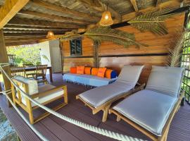 Rangiroa Tiny House - Tiaré le cocoon, отель в городе Tiputa