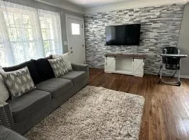 Amazing home Marietta with wirpool jacuzzi