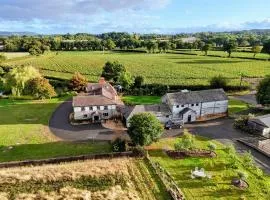 3 Bed in Lyonshall oc-h34806