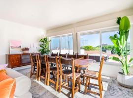 Big apt 4beds with terrace, 15 mins to Lisbon, hotel ad Almada