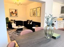 4 Bedroom House near Garetts Green, Solihull, NEC, JLR, HS2 , Coleshill