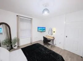 Home near Leeds City Centre & St James hospital