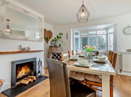 Rockford Cottage 3 Bed Modern New Forest House with Garden, hotel a Bransgore