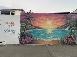 Beira Mar Hostel Búzios A 400 m del mar y del centro、ブジオスのホテル