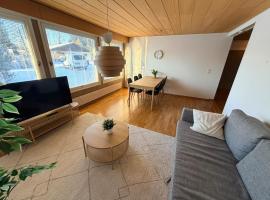 A quiet house right next to the airport, hotel en Vantaa