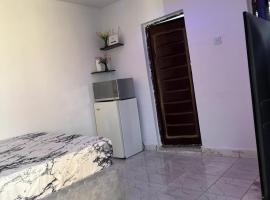 Secure and serene environment, מלון בJos