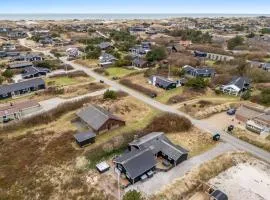 Lovely Holiday Home With 6-Person Outdoor Hot Tub, Close To The North Sea And Søndervig Center