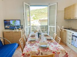 Lucia, hotel Campesében