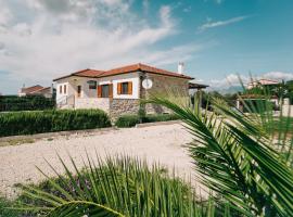 KLM holiday home, hotel di Rupalj