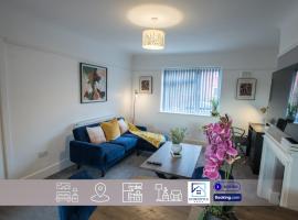 Modern 3-Bedroom Home - Parking - Fast WIFI - Contractor Friendly - Sleeps 5, hótel í Seacombe