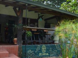Selvática Ecohotel y Centro Holístico, khách sạn ở Cháquiro