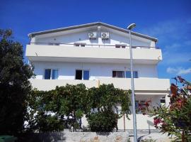 Apartment Mara, pet-friendly hotel in Primošten