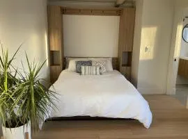 Cayucos Cottage Studio - Peak-A-Boo Ocean Views