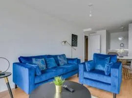 Modern 2 Bedroom Riverside Apartment in Leeds