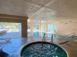 Howard Johnson Pilar Resort Spa & Convention Center