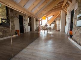 Loft "Home, Sauna & Pool"、Osenbachの温泉宿