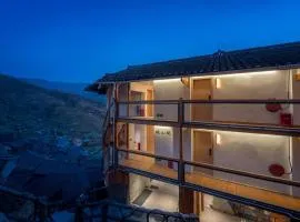 千户苗寨晓山越观景民宿