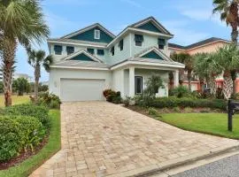 Palm-surrounded stunner with enclosed pool & water views - dog-friendly