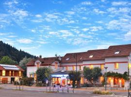 Logis Hôtel & Restaurant des Lacs, hotell i Celles-sur-Plaine