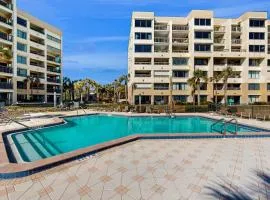 NEWLY RENOVATED Oceanfront Condo with Balcony, WiFi, W/D & Shared Pool/Tennis