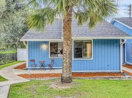 Charming home near beach & golf with central AC & patio - dog-friendly