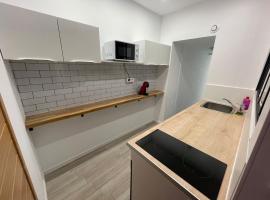 LOVE ROOM Sauna & Cinema 2p Studio proche Disney, hotel a Mareuil-lès-Meaux