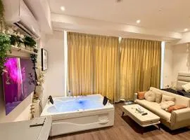 Sundowner Jacuzzi 19 Private Garden Terrace Studio