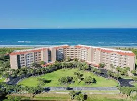 Ocean view condo with pool access, WiFi, & central AC - snowbirds OK