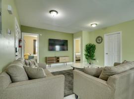 Explore NYC, Parks & Beaches! Top-Floor Apt โรงแรมในMount Vernon