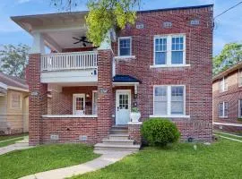 Spacious duplex with private balcony, washer & dryer, and WiFI
