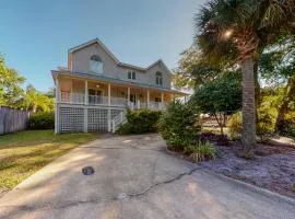 Beautiful home with modern conveniences - close to the beach, dogs welcome