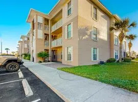 Coastal condo with pool, lanai, washer/dryer, & elevator