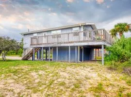 Dog-Friendly Home with Beach Access & Deck - Snowbirds Welcome