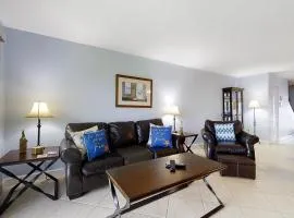 Fabulous oceanfront find in Flagler Beach w/shared pool, WiFi, central AC, W/D