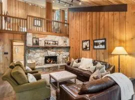 5 BEDROOM, MOUNTAIN VIEWS, SOUNDS OF STREAM, LARGE DECK, HOT TUB, CLASSIC SUNDANCE CABIN