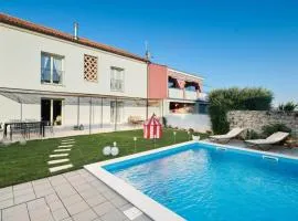 Villa Mediterranea with pool and grill in Umag
