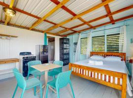 Cabin 1 - The North Star Cabana, hotel v destinácii Placencia Village