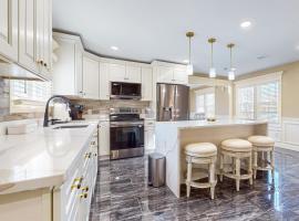 Near Medical Center! Remote-Work Hub in Holyoke, Hotel in Holyoke