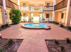 Updated Oceanfront, Oceanviews! 5 Hot Tubs 2 Resort Pools! Trolley St Augustine Beach