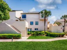 Lovely oceanfront townhouse in Summer Beach Village w/Shared Pool, Central AC