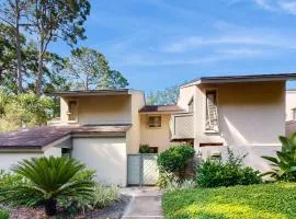 Golf-Course-Front Amelia Island Townhome with Patios, Fast WiFi & Shared Pool