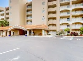 Seaside Serenity: Beachfront Haven in Palm Coast with resort amenities