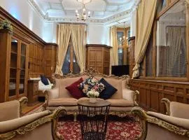 Traditional Victorian West End Apartment