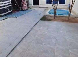 شاليه وخيمه وشاشه عملاقه, hotell i Riyadh