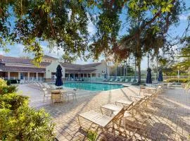 Immaculate Townhome in Upscale Community w/ Pool & Balcony - Near Beach