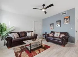 Old Town Oasis ,EV Access 5 Mins to Scottsdale Stadium-Golf