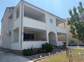 Apartments Marmilić in Punat, Krk, готель у місті Пунат