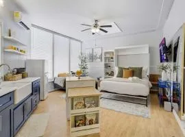 Indigo Cove Modern Studio near Historic Uptown