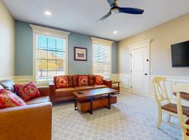 Centrally Located Home by Holyoke Medical Center, Hotel in Holyoke